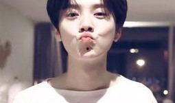 鹿晗博主爆料抖音视频下载,揭秘博主爆料背后的精彩瞬间